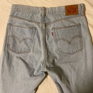 high waisted levi’s mom jeans